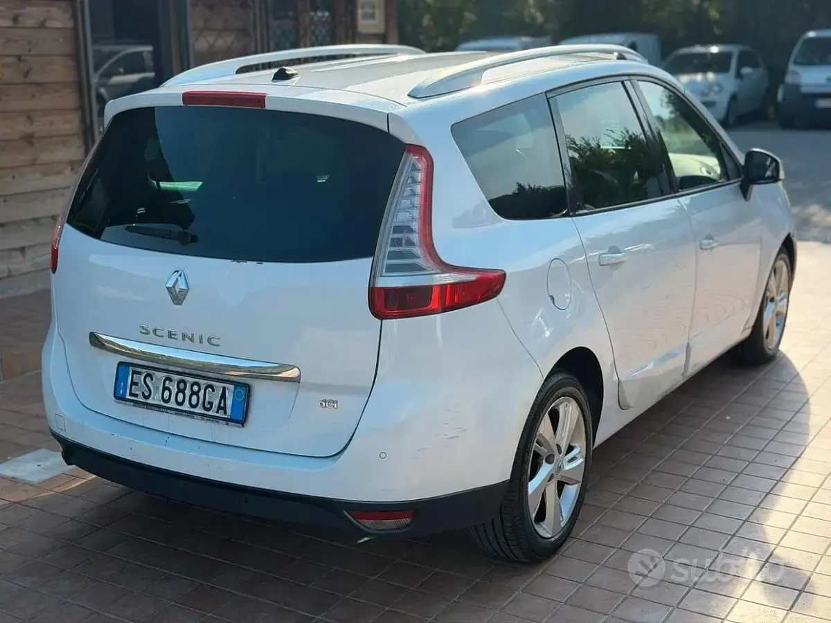 Usata Renault Scénic III 110 CV (80 kW) 2013 Bianco Monovolume