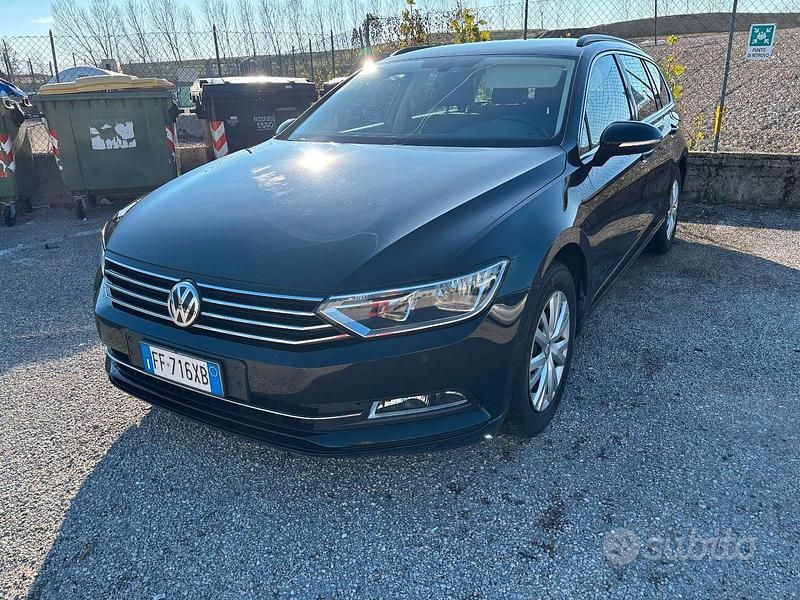 Nero Usata 2016 VW Passat Comfortline Station wagon | 14.300 € (Buon prezzo) - Immagine 1/4