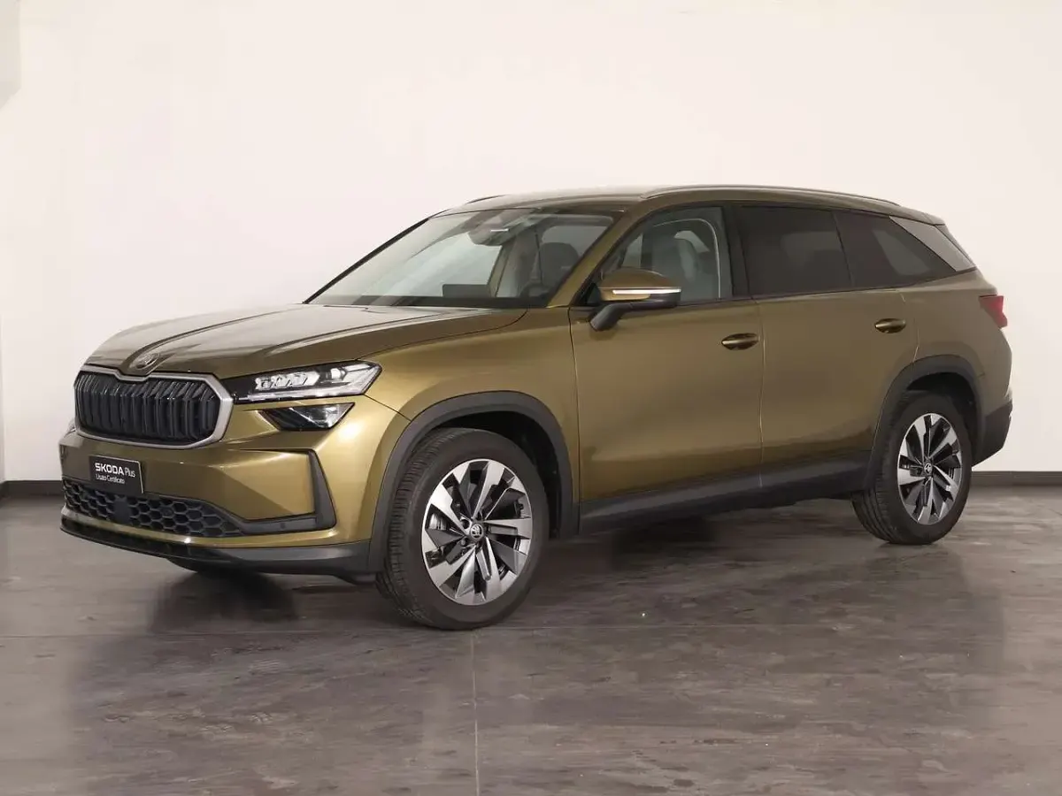 Second-hand Skoda Kodiaq Selection 150 CP (110 kW) 2024 Auriu SUV