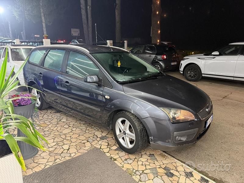 Usata Ford Focus Titanium 90 CV (66 kW) 2008 Grigio Station wagon