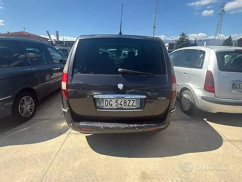 Usata Lancia Phedra 136 CV (100 kW) 2007 Grigio Monovolume