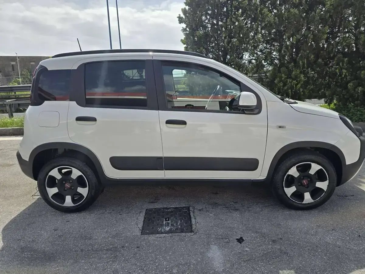 Usata Fiat Panda Cross Cross 69 CV (50 kW) 2024 Bianco Utilitaria