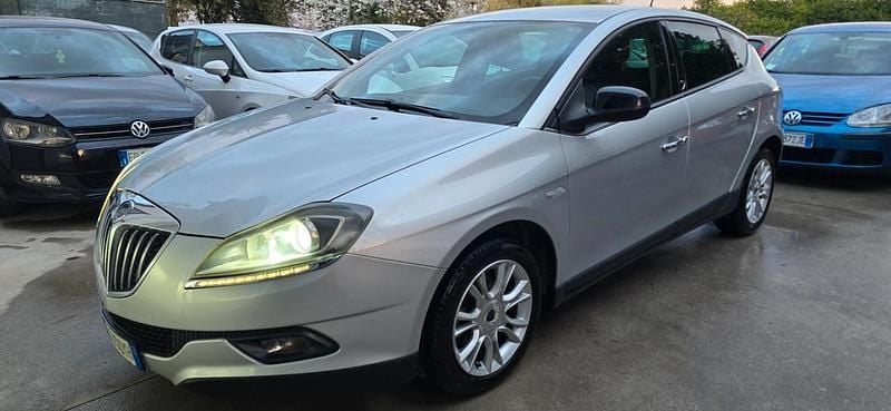 Usata Lancia Delta Silver 119 CV (87 kW) 2013 Argento Utilitaria