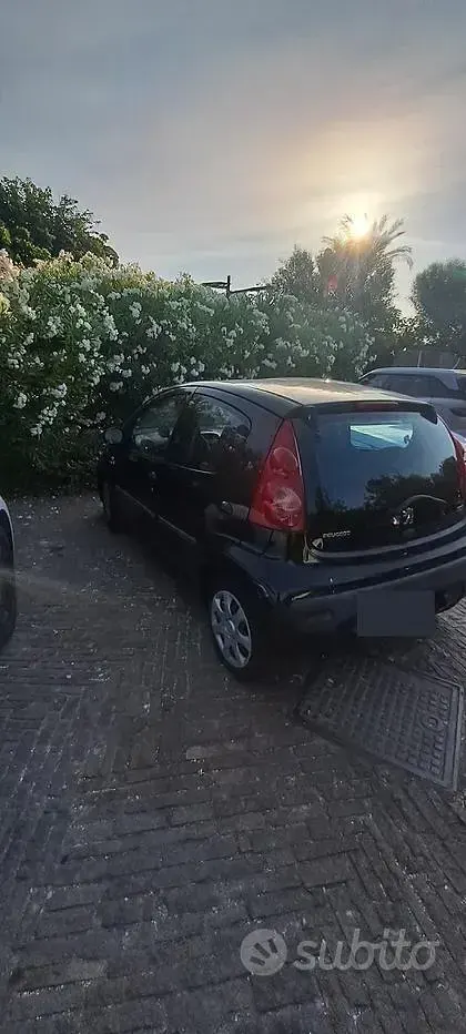 Usata Peugeot 107 68 CV (50 kW) 2011 Nero Utilitaria