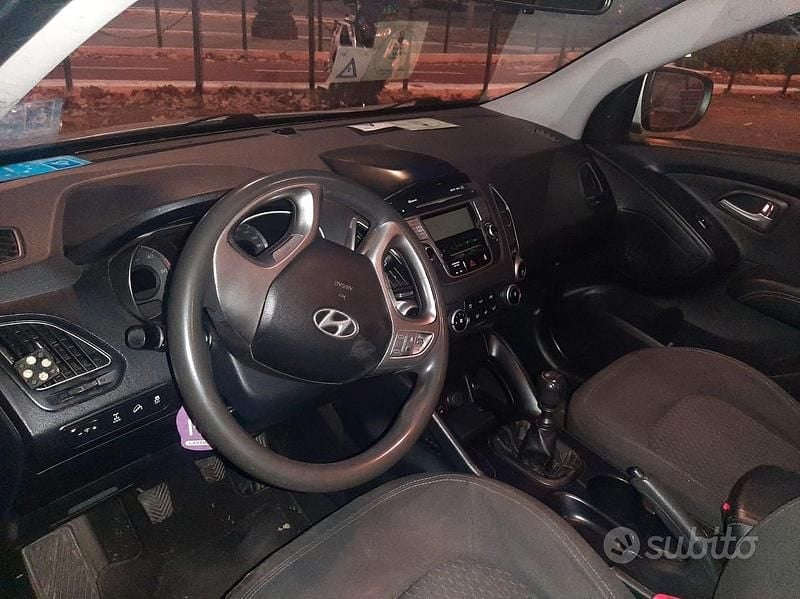 Usata Hyundai ix35 Classic 136 CV (100 kW) 2012 Grigio SUV