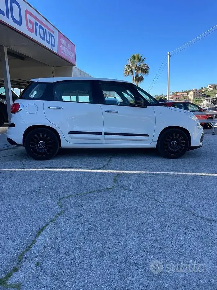Usado Fiat 500L Lounge 95 CV (69 kW) 2017 Blanco Monovolumen