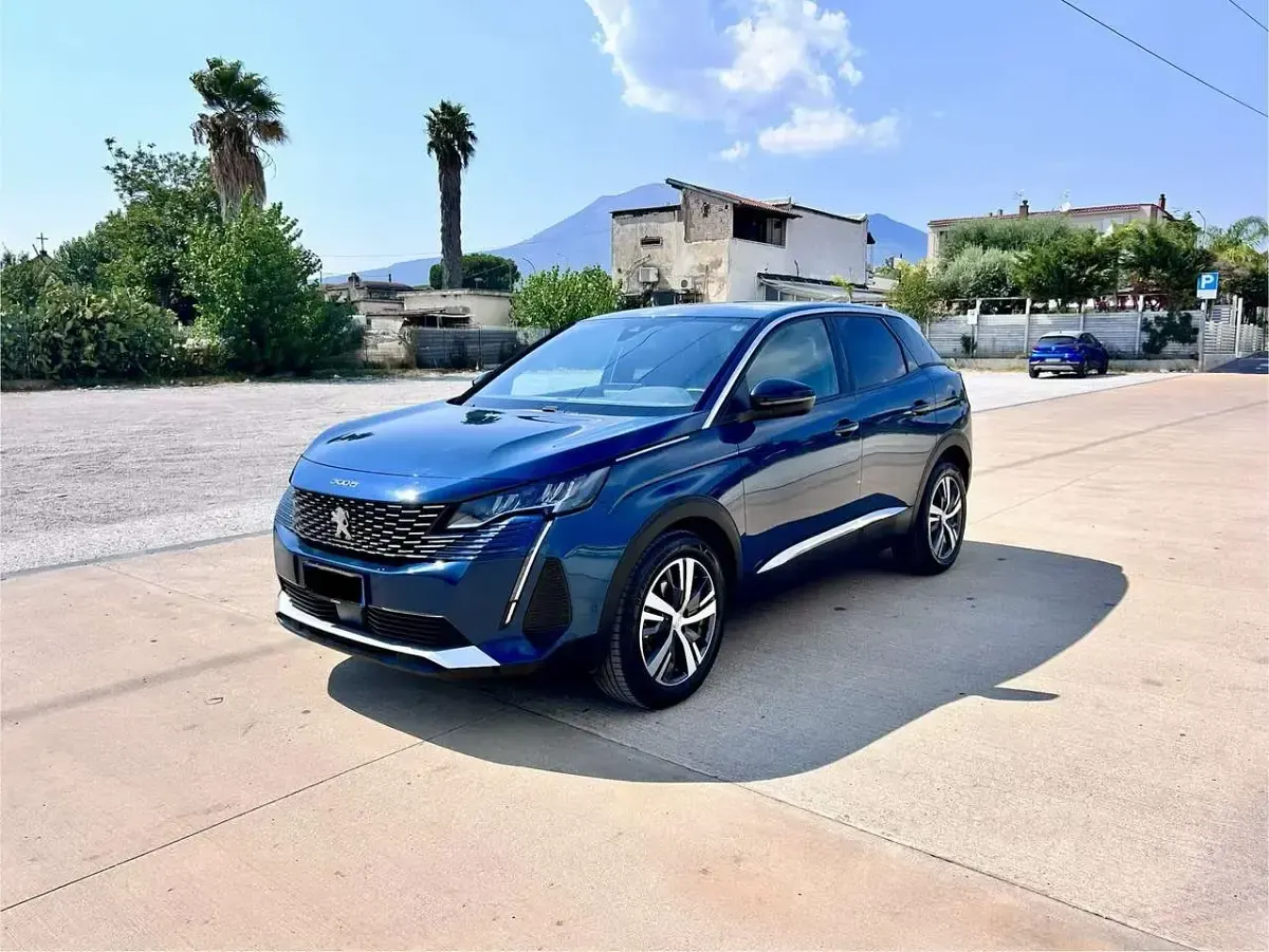 Usata Peugeot 3008 Allure 131 CV (96 kW) 2023 Blu/azzurro SUV