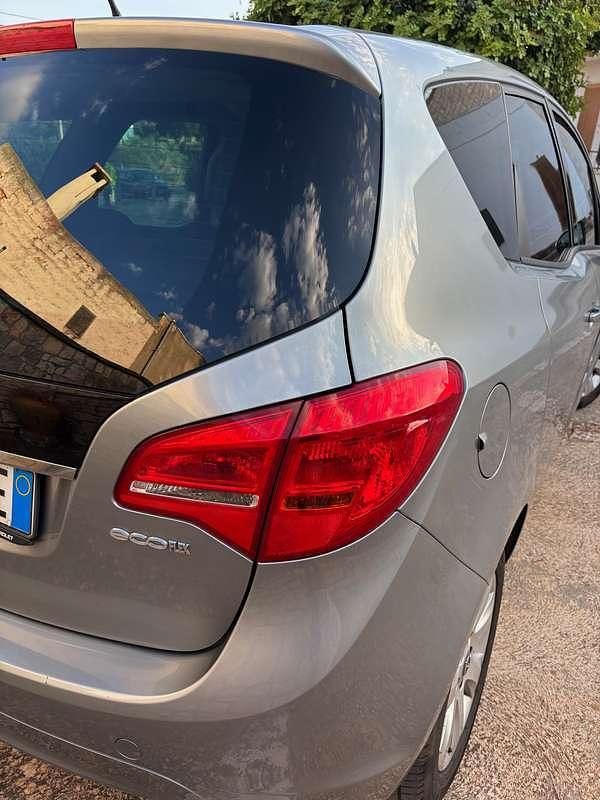 Usata Opel Meriva 95 CV (69 kW) 2013 Grigio Monovolume