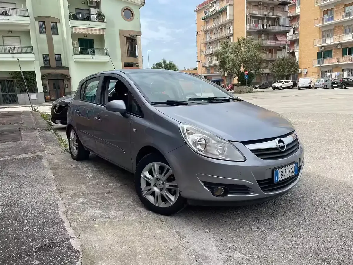 Usata Opel Corsa 60 CV (44 kW) 2007 Grigio Utilitaria