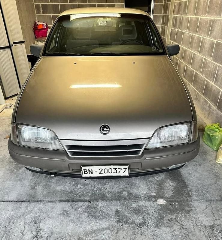 Usata Opel Omega 1988 Berlina