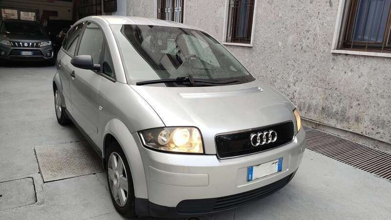 Usata Audi A2 Ambiente 75 CV (55 kW) 2001 Argento Utilitaria