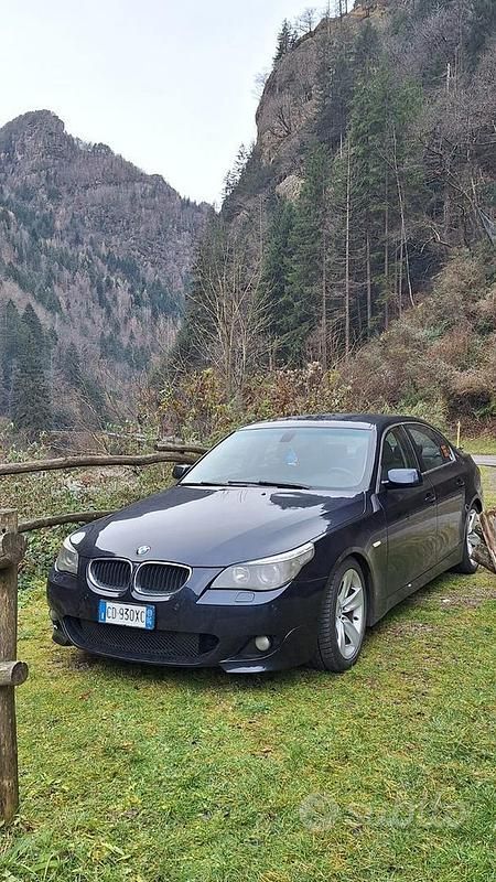 Usata BMW 530 Efficient Dynamics 218 CV (160 kW) 2003 Blu/azzurro Berlina