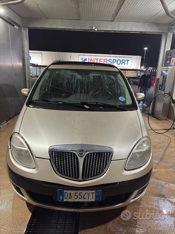 Usata Lancia Musa 90 CV (66 kW) 2006 Monovolume
