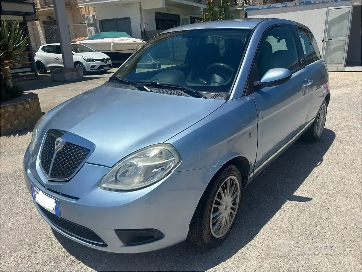 Usata Lancia Ypsilon 69 CV (50 kW) 2007 Blu Utilitaria
