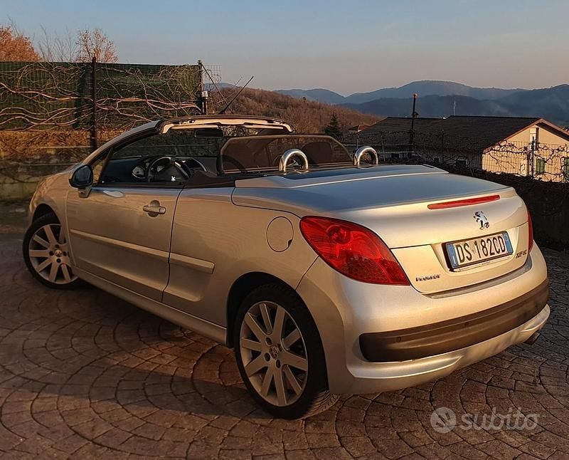 Usata Peugeot 207 150 CV (110 kW) 2008 Grigio Cabrio