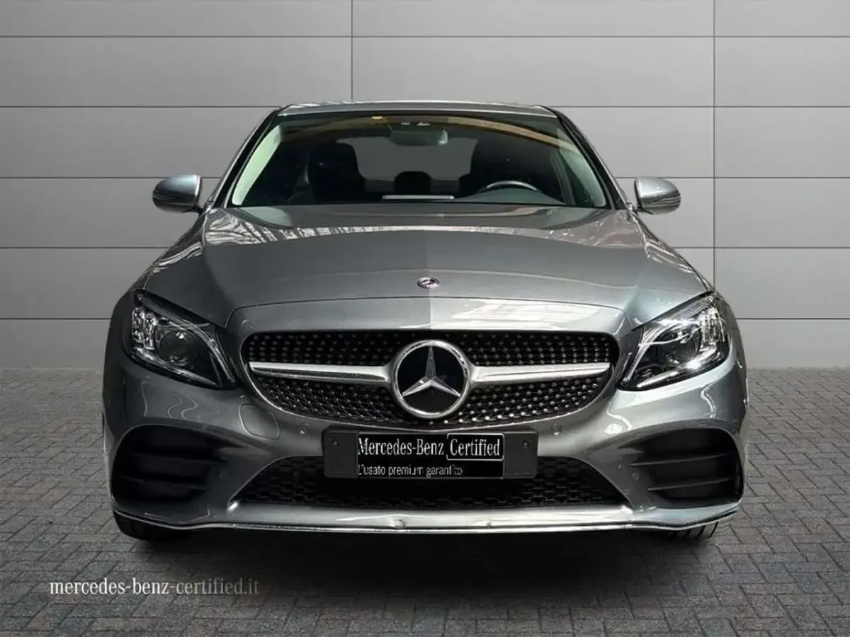 Usata Mercedes C220 Premium 194 CV (142 kW) 2019 Grigio selenite Berlina