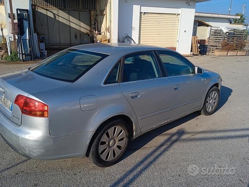 Usata Audi A4 143 CV (105 kW) 2006 Argento Berlina