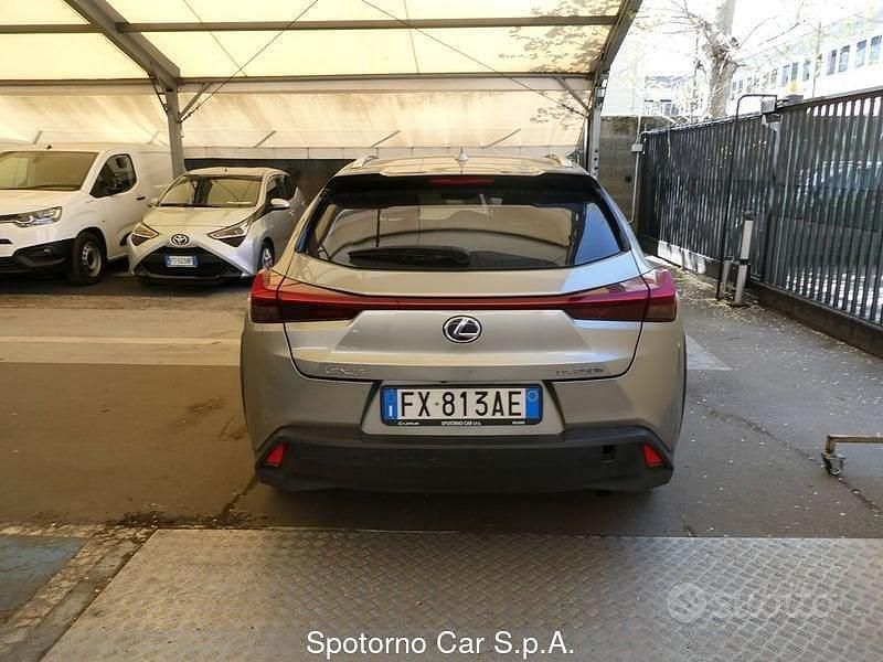 Usata Lexus UX 152 CV (111 kW) 2019 Grigio SUV