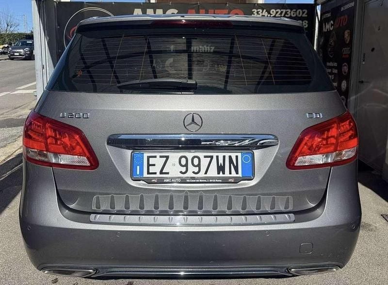 Usata Mercedes B200 136 CV (100 kW) 2015 Grigio Monovolume