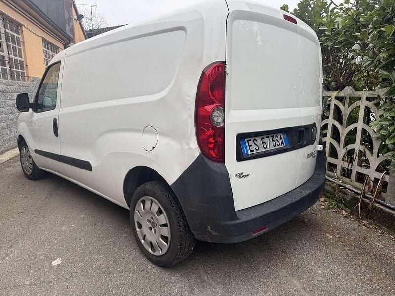 Usata Fiat Doblò Active 105 CV (77 kW) 2014 Bianco Monovolume
