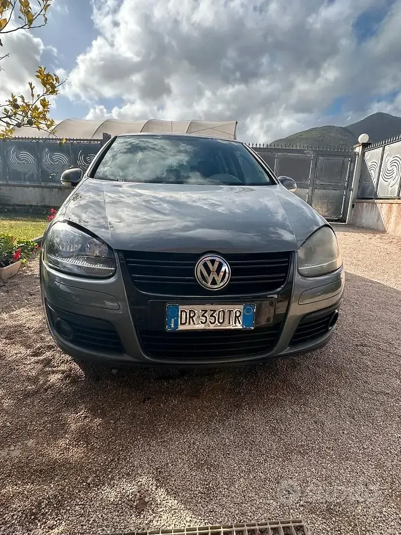 Usado VW Golf V 105 CV (77 kW) 2008 Gris Utilitario