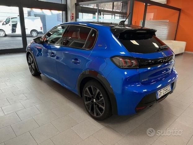 Usata Peugeot 208 GT-line 101 CV (74 kW) 2021 Blu Utilitaria