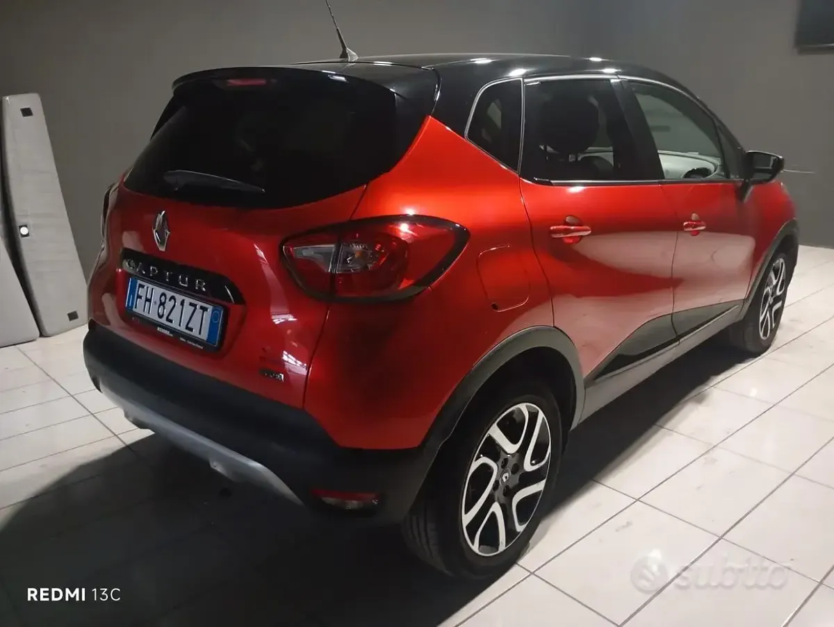 Usata Renault Captur Zen 90 CV (66 kW) 2017 Rosso SUV
