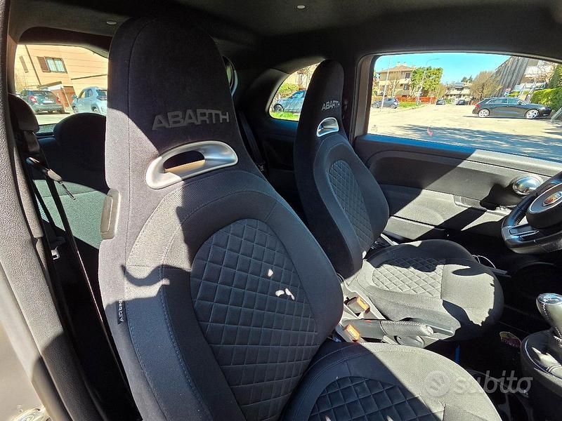 Usata Abarth 595 165 CV (121 kW) 2022 Grigio Utilitaria