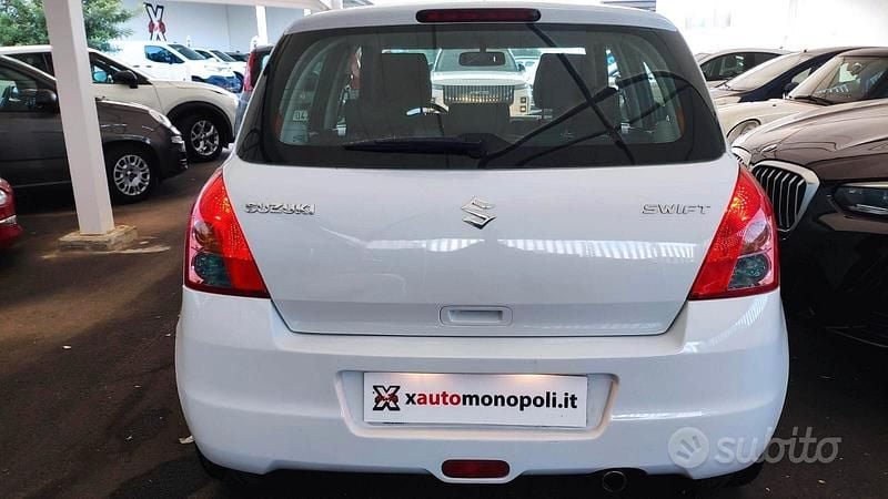 Usata Suzuki Swift 75 CV (55 kW) 2009 Bianco Utilitaria