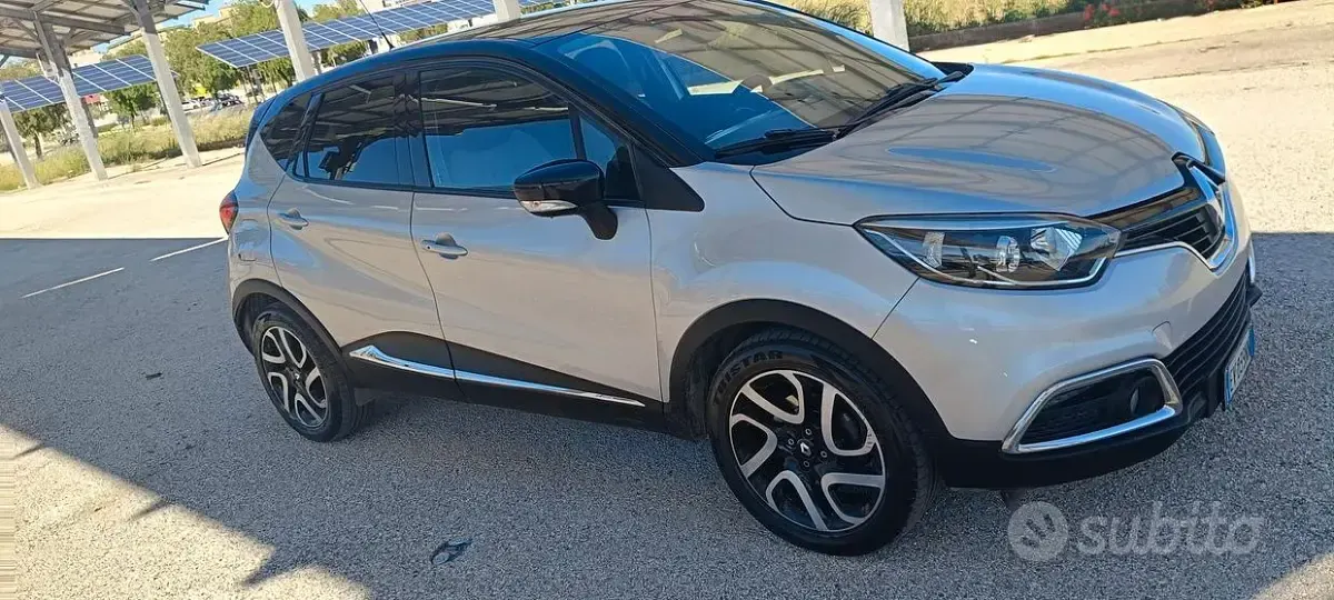 Usata Renault Captur 90 CV (66 kW) 2014 Grigio SUV