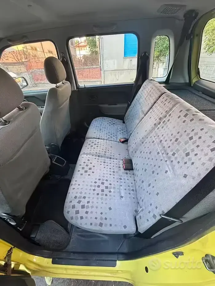 Usata Opel Agila 75 CV (55 kW) 2003 Giallo Monovolume