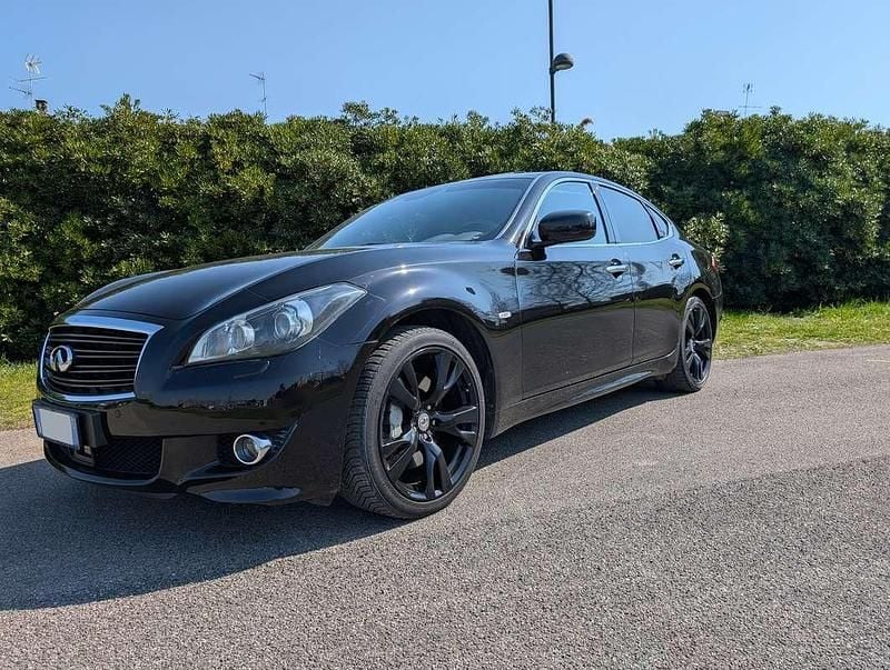 Usata Infiniti M30 Premium 238 CV (175 kW) 2013 Nero Coupé