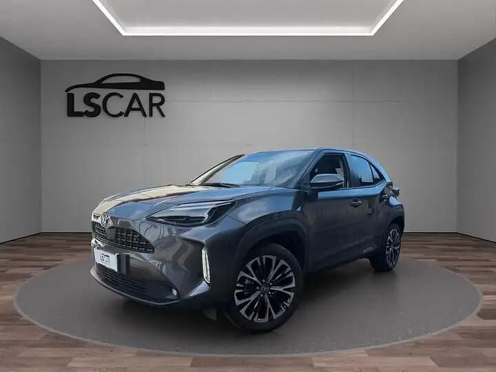 Usata Toyota Yaris Cross Lounge 116 CV (85 kW) 2022 Grigio SUV
