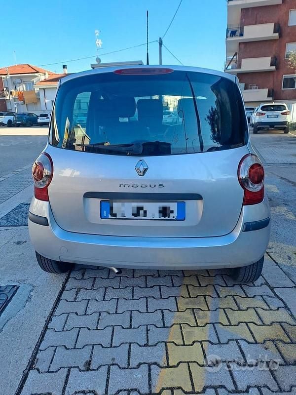 Usata Renault Modus 75 CV (55 kW) 2007 Grigio Monovolume