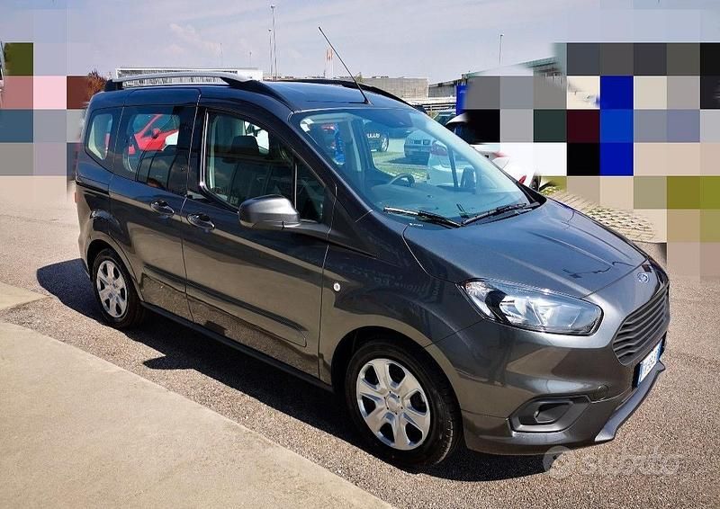 Usata Ford Tourneo Courier 100 CV (73 kW) 2019 Grigio Monovolume