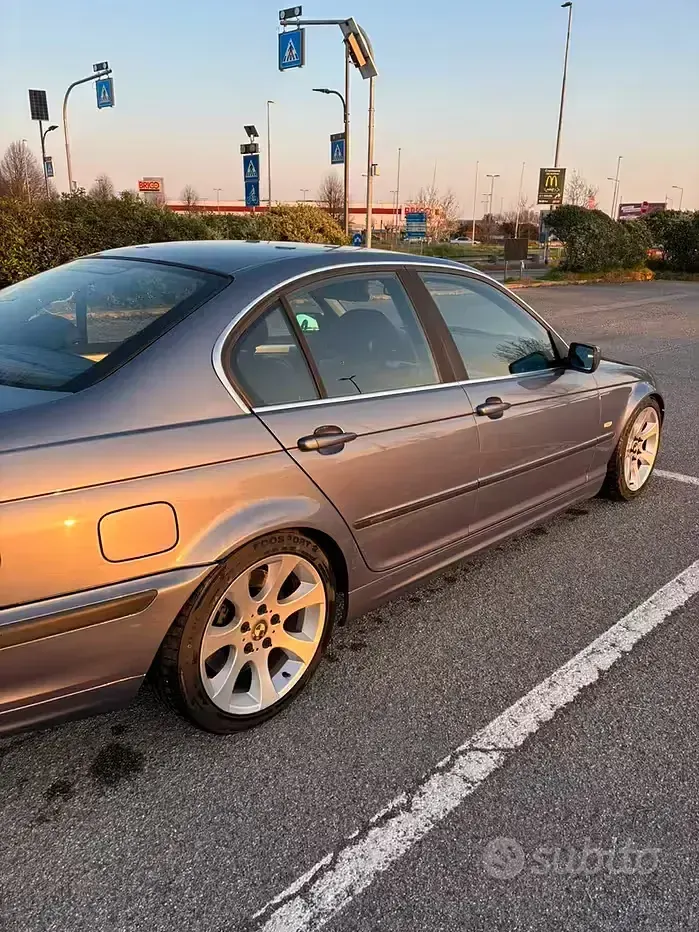 Usata BMW 330 184 CV (135 kW) 2000 Bluazzurro Berlina