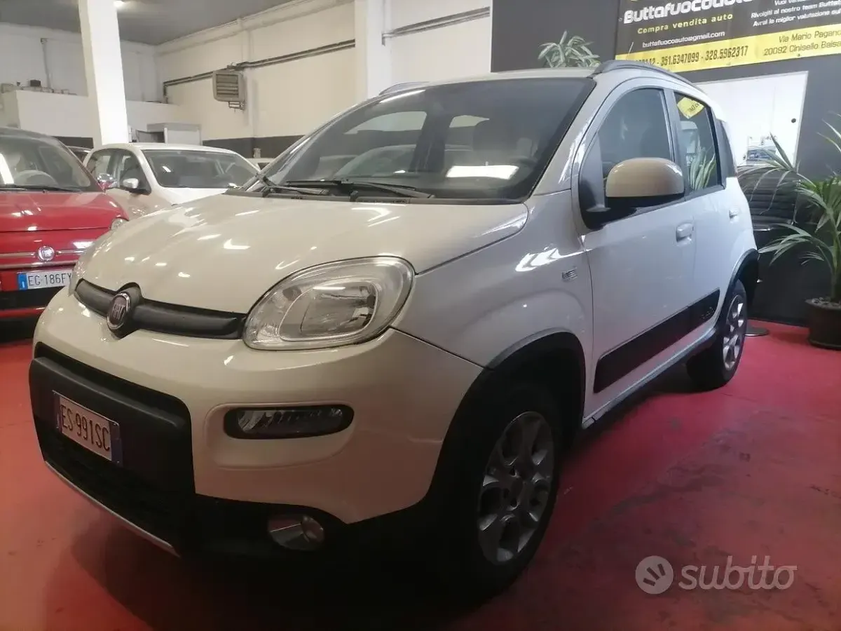 Usata Fiat Panda 4x4 S 75 CV (55 kW) 2013 Bianco Utilitaria