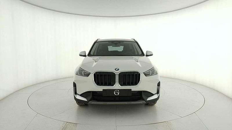 Nuova BMW X1 150 CV (110 kW) 2026 Alpin white pastello SUV