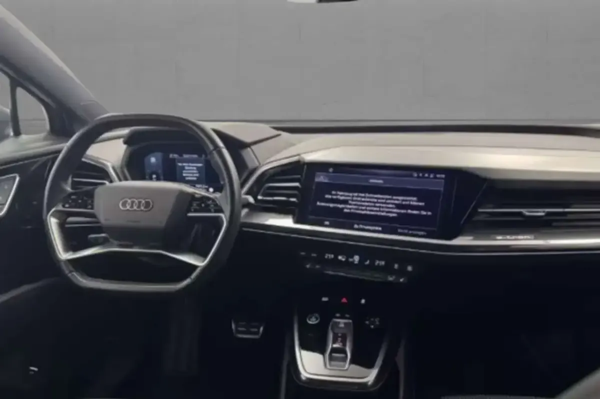 Usata Audi Q4 e-tron 69 kW (95 CV) 2023 Grigio SUV
