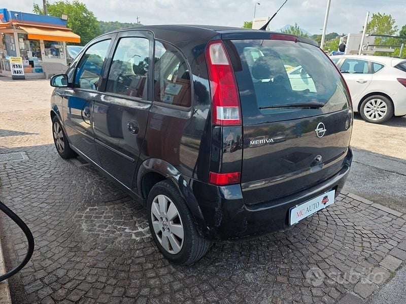 Usata Opel Meriva 101 CV (74 kW) 2004 Nero Monovolume