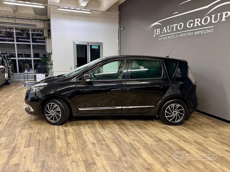 Usata Renault Scénic III XMOD 110 CV (80 kW) 2013 Nero Monovolume