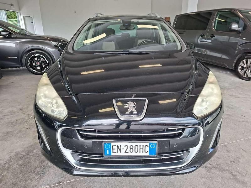 Usata Peugeot 308 111 CV (81 kW) 2012 Nero Station wagon