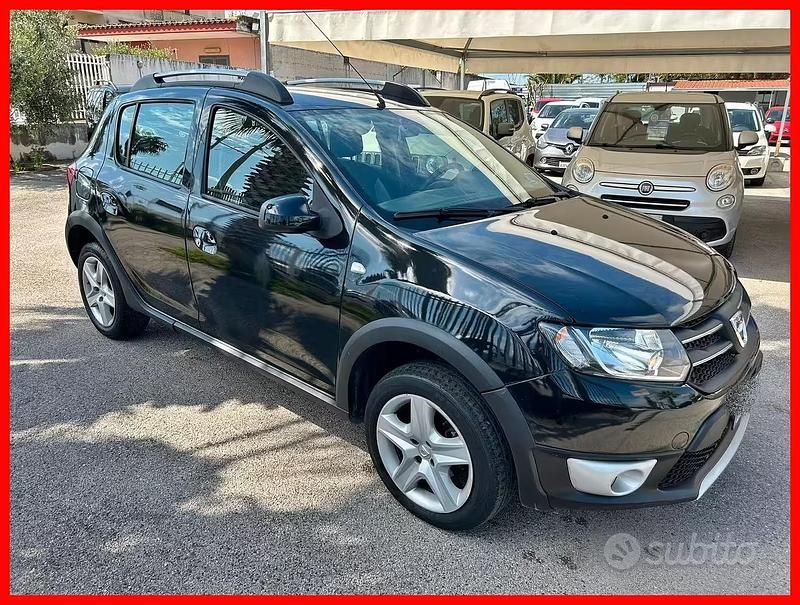 Usata Dacia Sandero Stepway 90 CV (66 kW) 2014 Nero Berlina