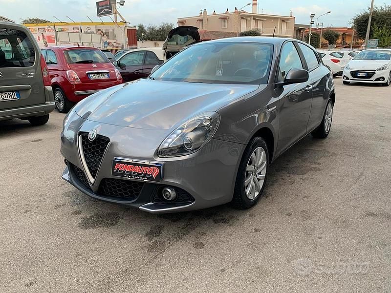 Grigio Usata 2019 Alfa Romeo Giulietta Tre volumi | 6999 € (Ottimo prezzo) - Immagine 1/4