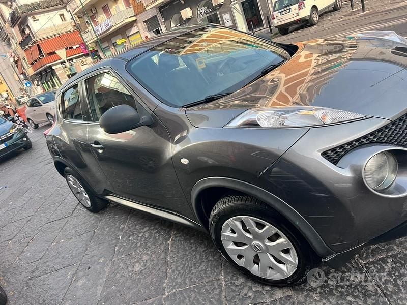 Usata Nissan Juke Visia 117 CV (86 kW) 2011 Grigio SUV