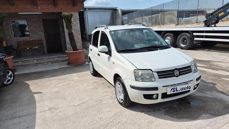 Usata Fiat Panda Pop 75 CV (55 kW) 2012 Bianco Utilitaria