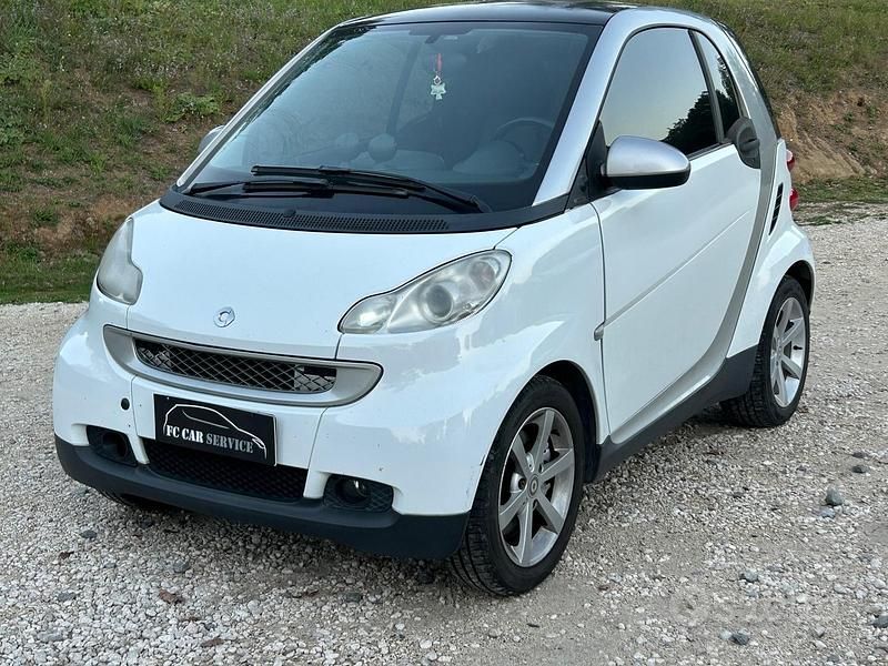 Usata Smart ForTwo Coupé Pulse 45 CV (33 kW) 2009 Bianco Coupé