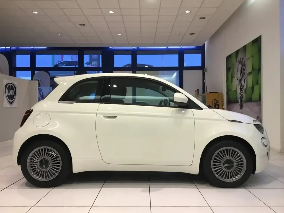 Nuova Fiat 500 65 CV (47 kW) 2026 Bianco Utilitaria