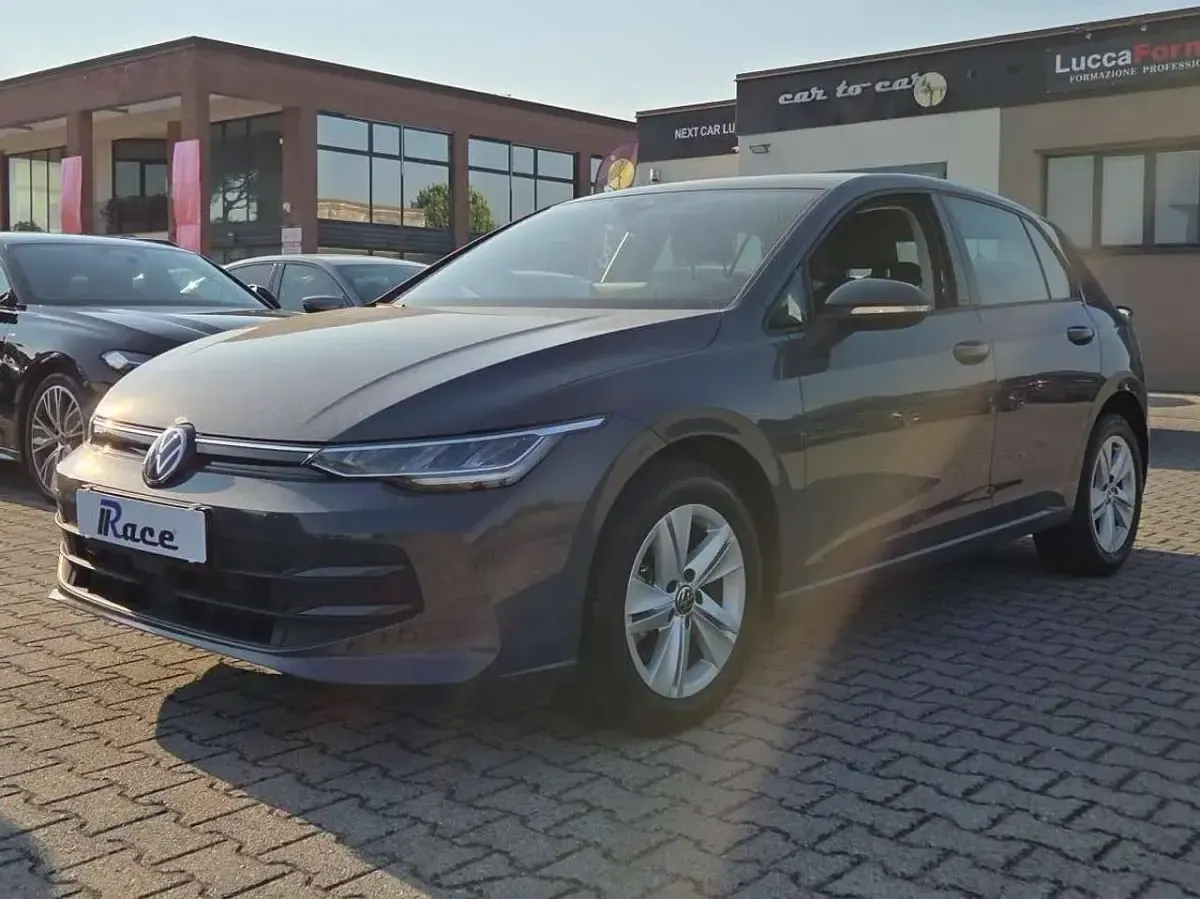 Usata VW Golf VIII Edition 116 CV (85 kW) 2025 Grigio delfino Berlina