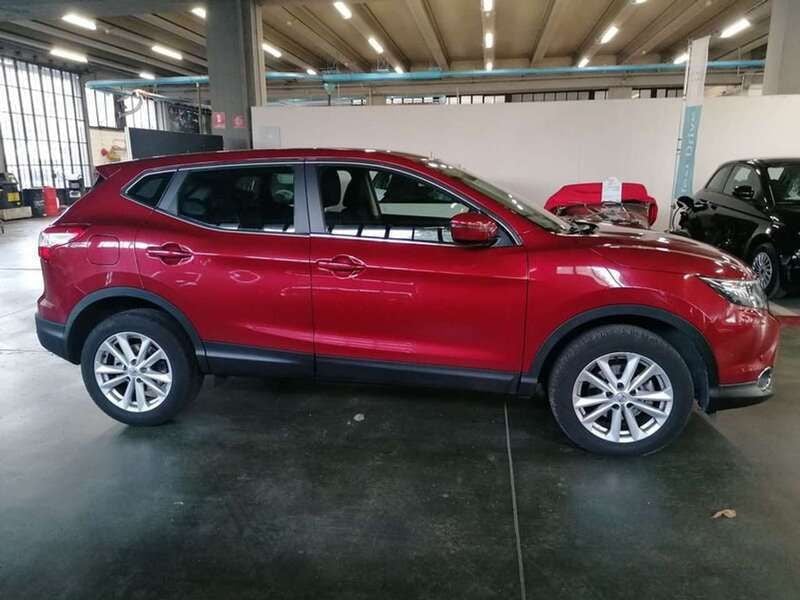 Usata Nissan Qashqai N-Vision 110 CV (80 kW) 2017 Rosso SUV